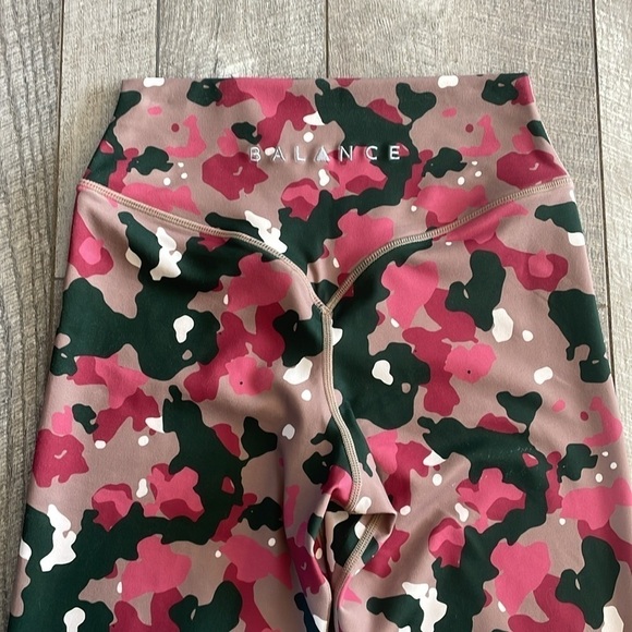 Vitality Balance Athletic Size Medium High-Waisted Ascend Leggings - Picture 8 of 10